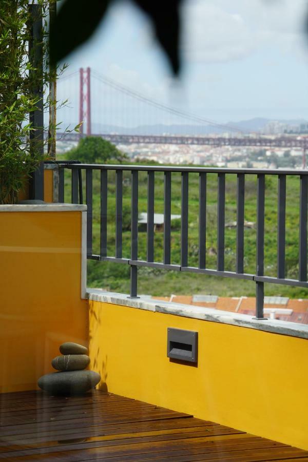 Penthouse Bellevue Apartment Almada Exterior photo