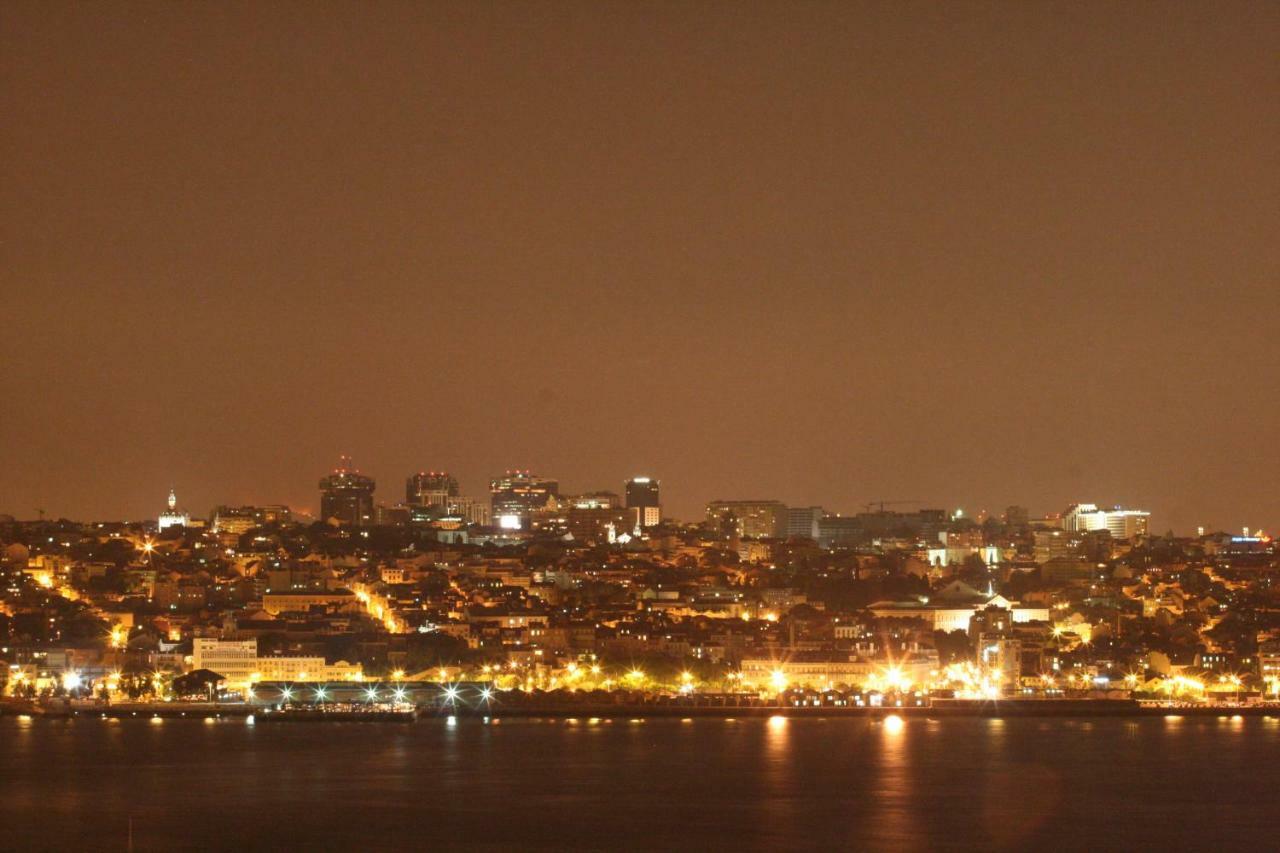 Penthouse Bellevue Apartment Almada Exterior photo